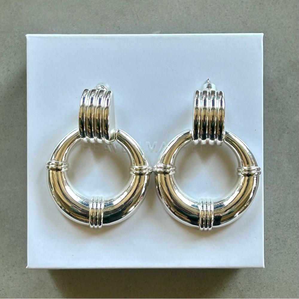 Heaven Mayhem Silver Rosa Earrings